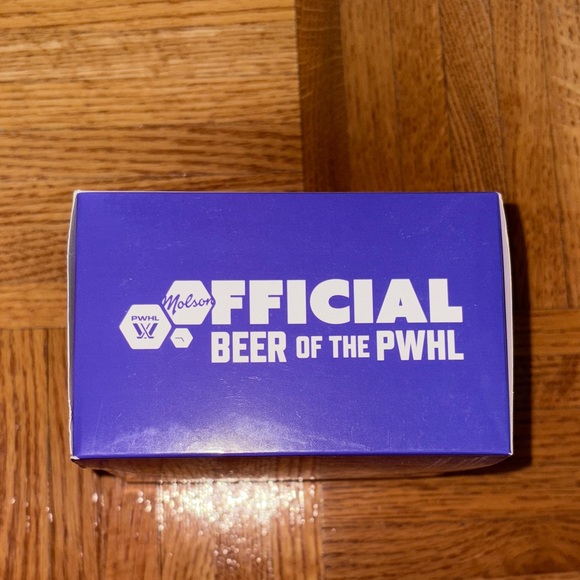 Women’s Molson Canadian T-Shirt - Picture 3 of 4